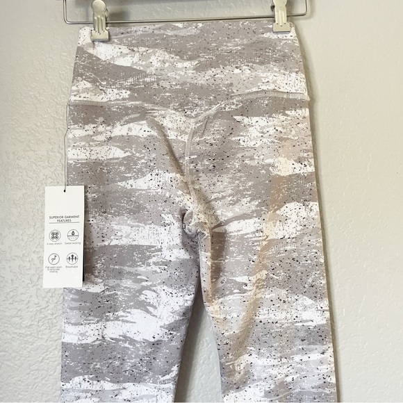 Nwt GLYDER Sultry Legging White Distressed Camo Metallic Speckle - Picture 7 of 11